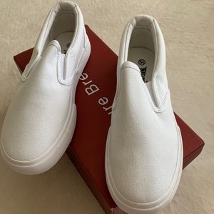 White Canvas Shoes- Size 5 1/2